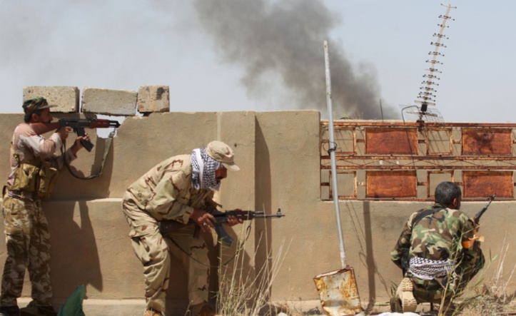 L'EI sous la pression d'une double offensive en Syrie et en Irak L'EI sous la pression d'une double offensive en Syrie et en Irak