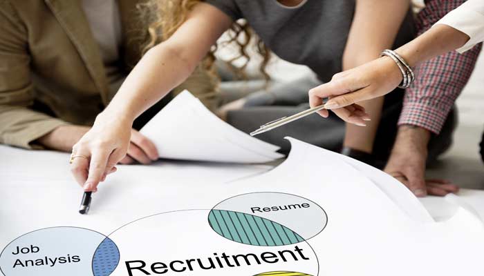 La création d’emplois durables passe par une accélération des réformes du marché du travail