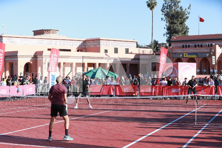 Match d’exhibition sur la Place Jemaa El Fna devant un large public