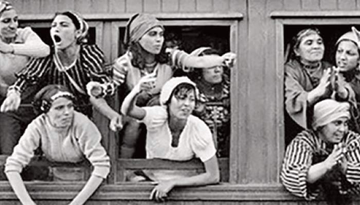 Dans une contradiction manifeste, les autorités algériennes exigent des excuses de la France tout en continuant d’ignorer l’expulsion des Marocains en 1975