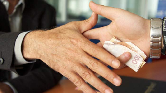 Lancement du centre d'appel "3003" pour le signalement des actes de corruption