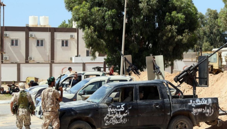 34 morts parmi les loyalistes dans les combats contre l'EI pour la reprise de Syrte 34 morts parmi les loyalistes dans les combats contre l'EI pour la reprise de Syrte