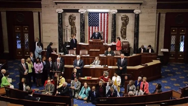 "Sit-in" des représentants démocrates contre les armes à feu aux Etats-Unis