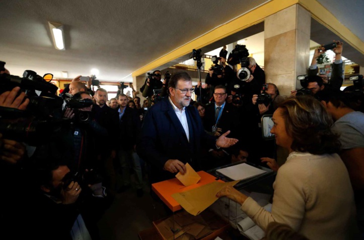 La droite progresse en Espagne mais l'incertitude demeure La droite progresse en Espagne mais l'incertitude demeure