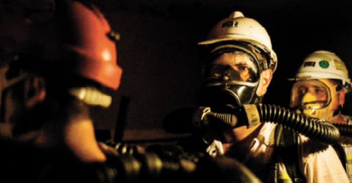 En Afrique du Sud, les “pompiers” souterrains risquent leur vie pour sauver celle des autres