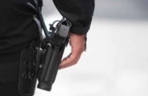 Un policier fait usage de son arme de service pour arrêter trois membres d'un réseau de trafic de drogue Un policier fait usage de son arme de service pour arrêter trois membres d'un réseau de trafic de drogue