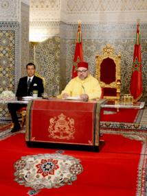 S.M Mohammed VI dans le discours du Trône Je suis le Roi de toutes les formations politiques, sans discrimination ou exclusion S.M Mohammed VI dans le discours du Trône Je suis le Roi de toutes les formations politiques, sans discrimination ou exclusion