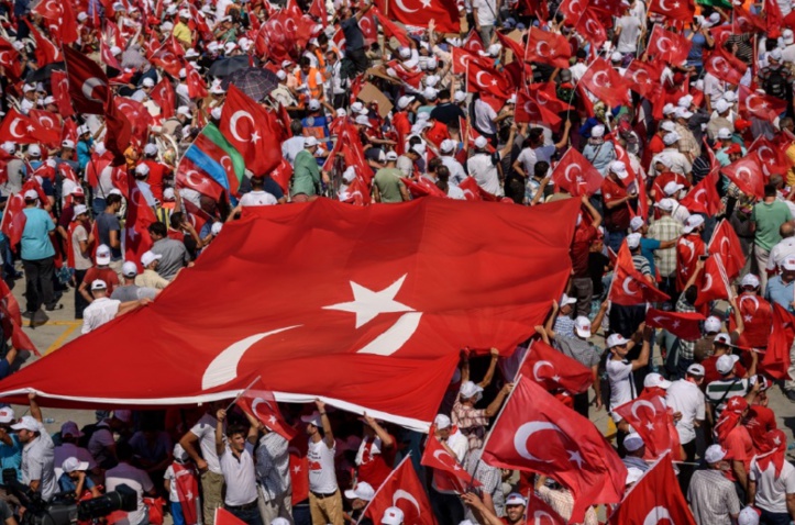 Manifestation géante après le putsch raté à Istanbul Manifestation géante après le putsch raté à Istanbul