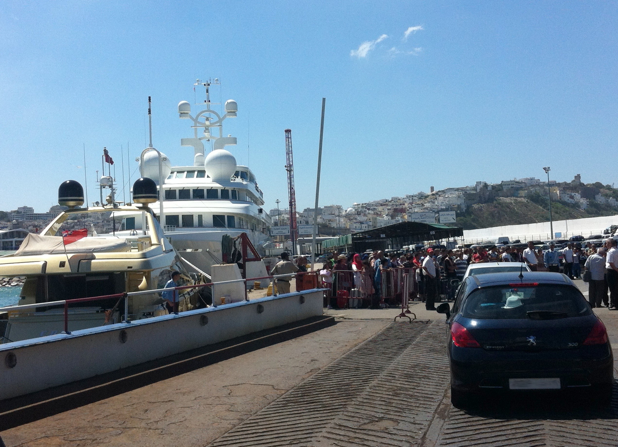 Grande affluence par  le port de Tanger ville