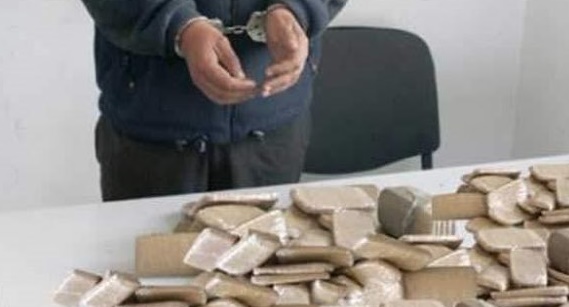 Arrestation à Hassi Berkane d'un multirécidiviste pour trafic international de drogue Arrestation à Hassi Berkane d'un multirécidiviste pour trafic international de drogue
