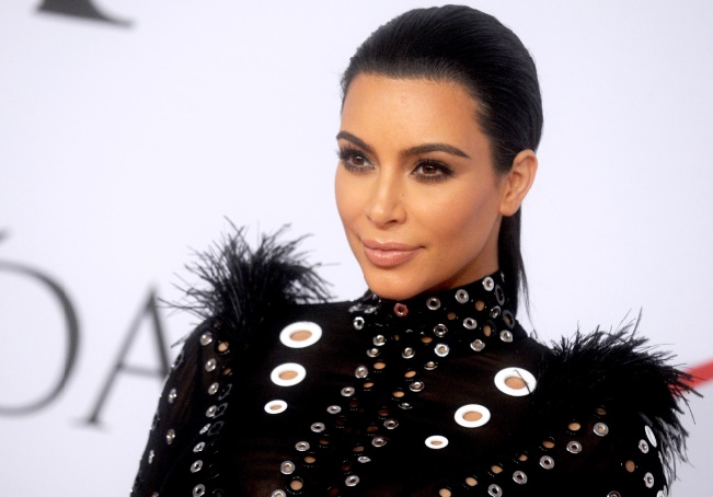 Kim Kardashian pourrait faire appel à une mère porteuse