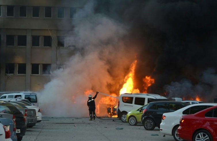 Un attentat à la voiture piégée fait 2 morts en Turquie Un attentat à la voiture piégée fait 2 morts en Turquie