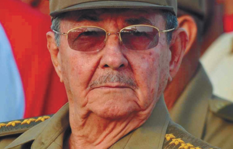 Raul Castro : Le petit frère désormais orphelin Raul Castro : Le petit frère désormais orphelin