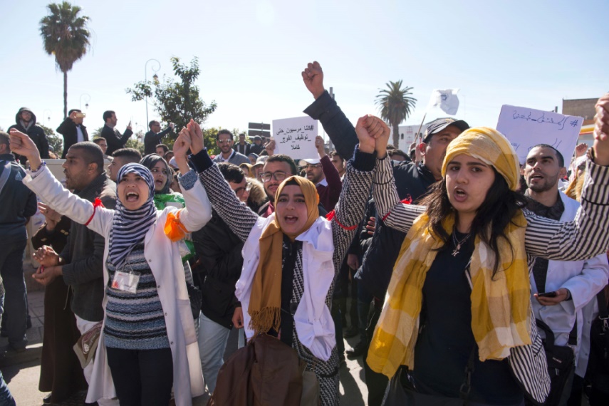 Des milliers de Marocains manifestent contre la corruption