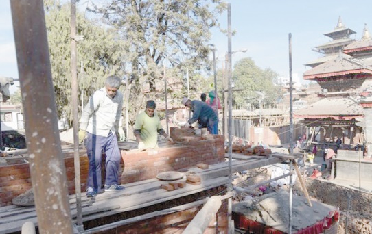 Le patrimoine du Népal menacé par une reconstruction bâclée
