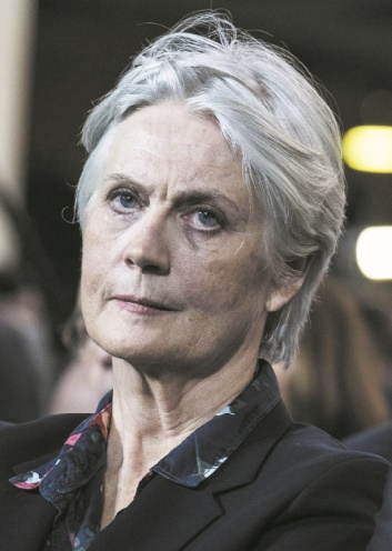 Penelope Fillon : L’épouse discrète sous les projecteurs judiciaires Penelope Fillon : L’épouse discrète sous les projecteurs judiciaires
