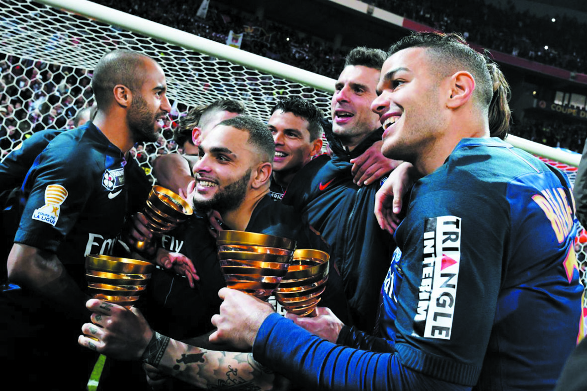 Le PSG s'offre  la Coupe de la Ligue et retrouve un peu le sourire Le PSG s'offre  la Coupe de la Ligue et retrouve un peu le sourire