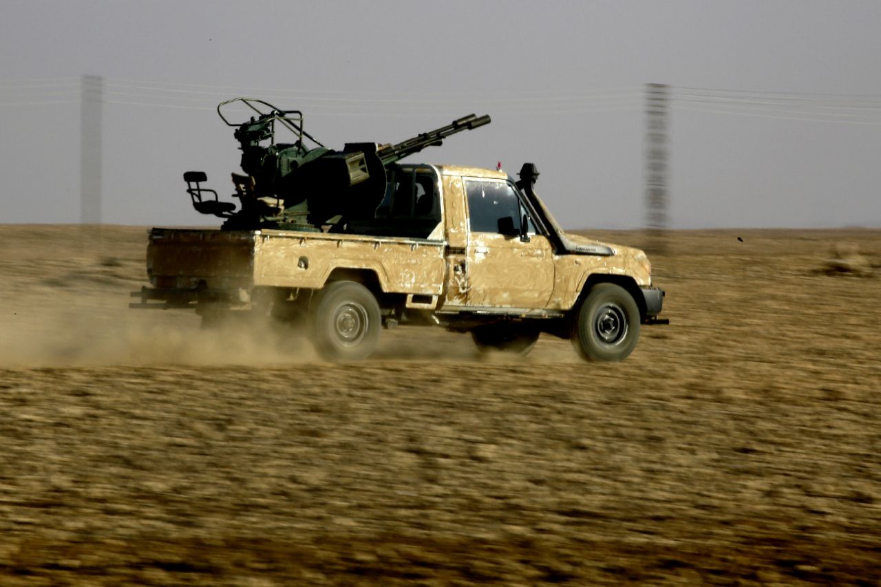 Des forces kurdes et arabes progressent contre l'EI à Tabqa