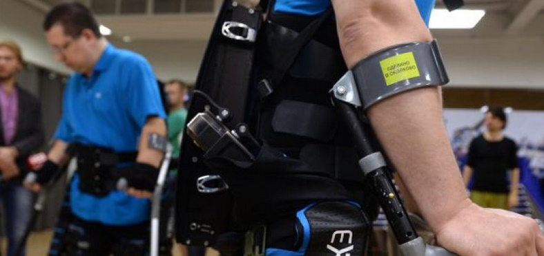 Un exosquelette pour empêcher les personnes âgées de tomber