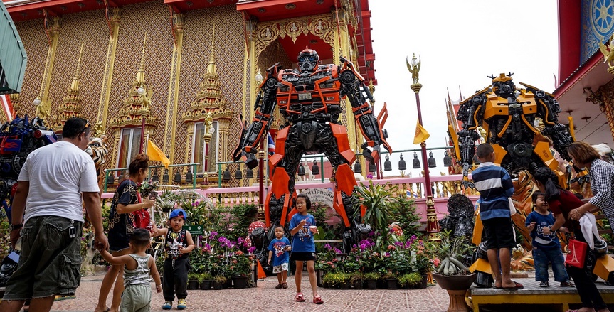Insolite : Des statues de superhéros dans les temples bouddhistes
