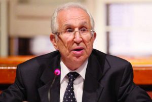 La bibliothèque de feu Mohamed Larbi Messari offerte à la Chaire pour l'éthique journalistique de l'ISIC