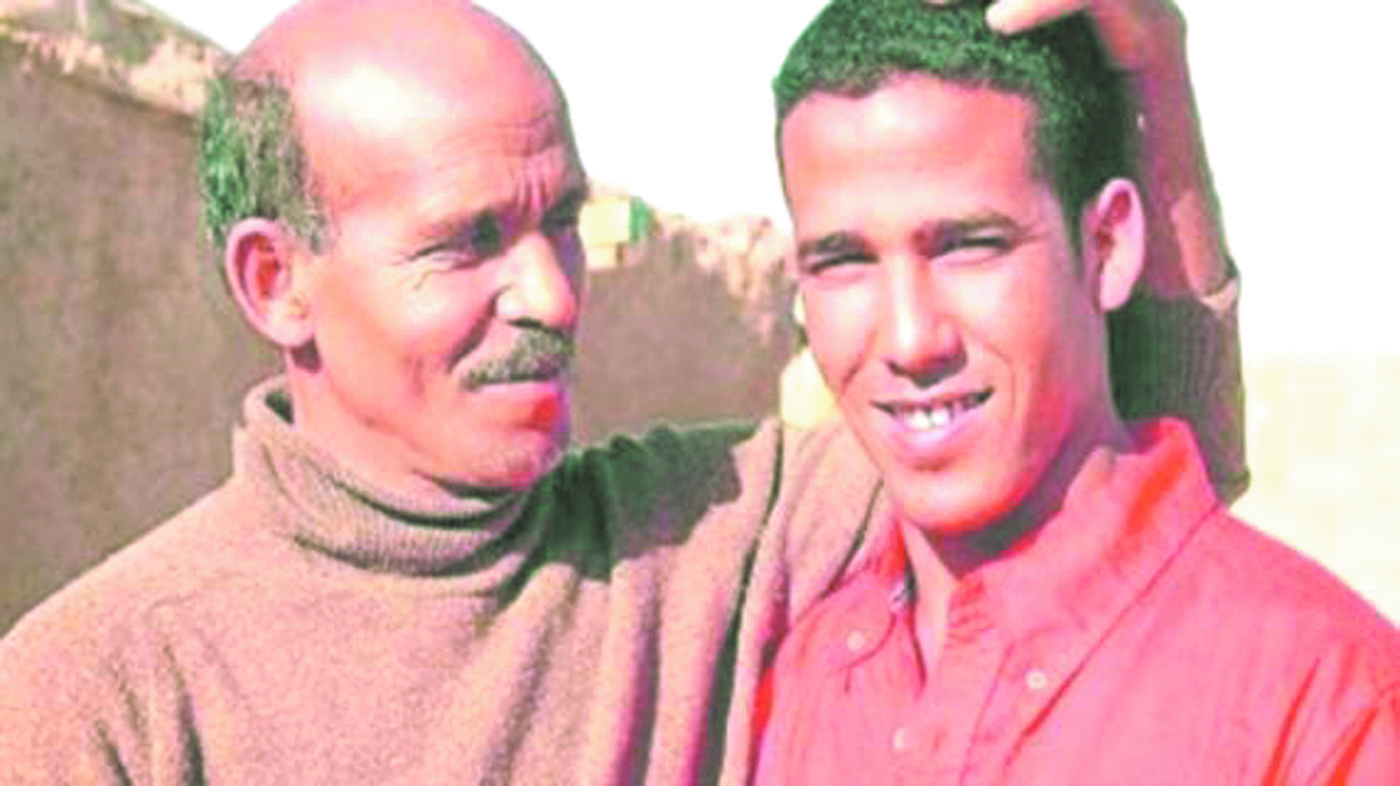 Le  fils aîné d’Ahmed Khalil décide d’attaquer Alger devant la CIJ