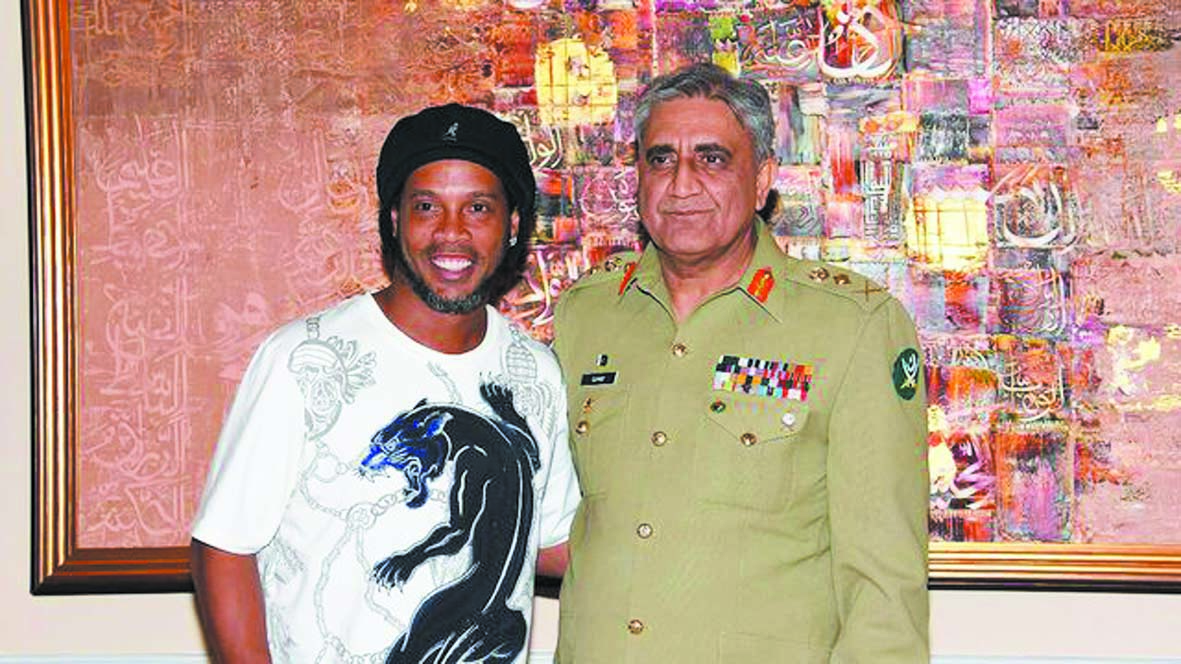 Ronaldinho “heureux” de promouvoir le foot au  Pakistan