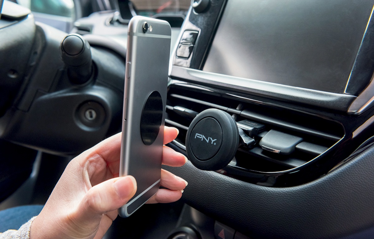 Automobile: Cinq accessoires pour  que votre smartphone tienne la route