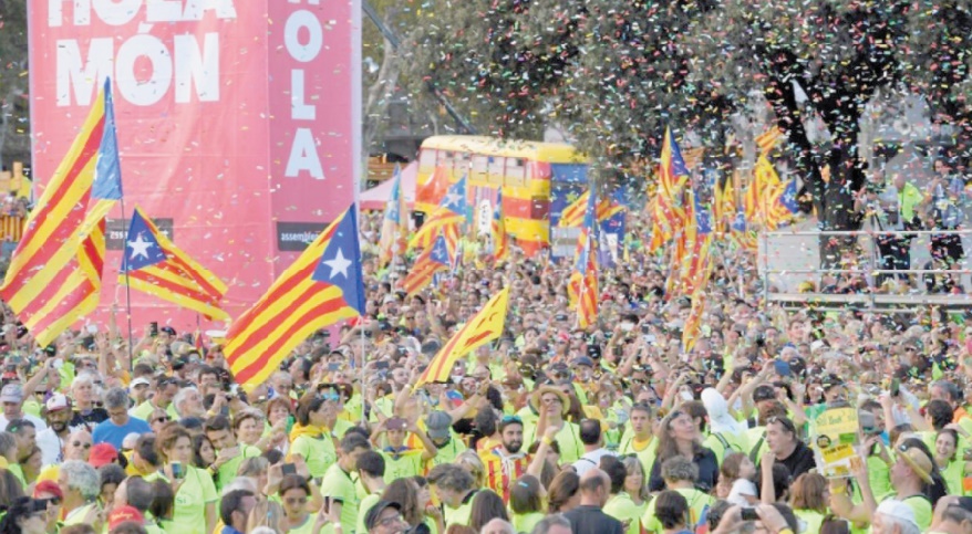 Les indépendantistes catalans lancent leur campagne pour le référendum