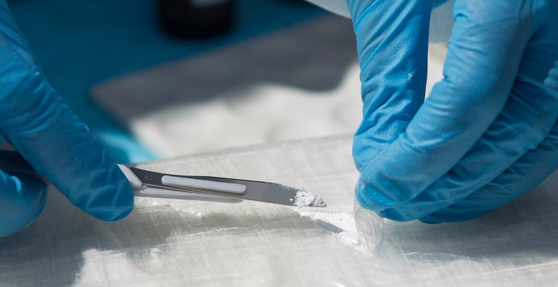 Insolite : Kit municipal pour sniffer la cocaïne Insolite : Kit municipal pour sniffer la cocaïne