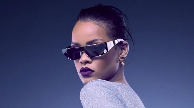 Rihanna planche sur son neuvième album