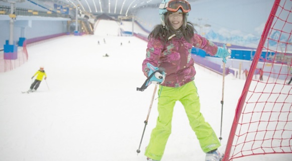 En Chine, dans le plus grand parc de ski en salle du monde