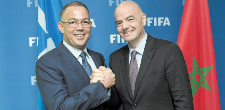 Fouzi Lekjaa en compagnie du président de la FIFA, Gianni Infantino.