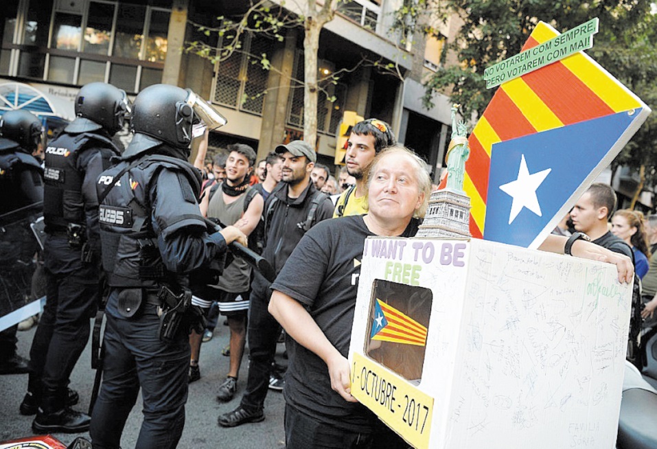 ​Les tensions entre Madrid et  la Catalogne gagnent la police