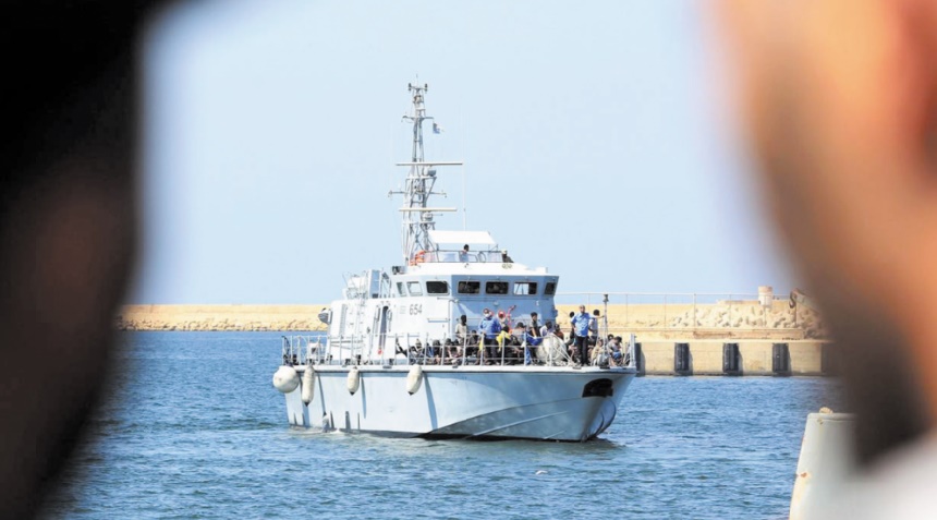 La marine libyenne menace de saisir des bateaux d'ONG