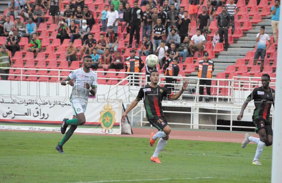 Ijrouten, un véritable poison pour la défense khouribguie.    					      Ph. as-far.ma