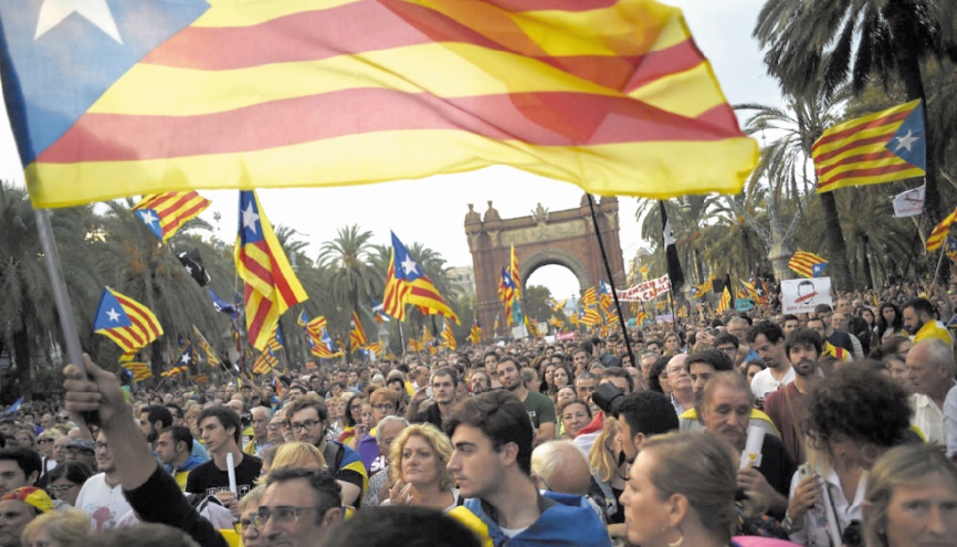 Puigdemont pressé de déclarer l'indépendance de la Catalogne