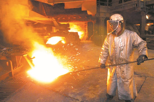 La sidérurgie joue un rôle majeur de sous-traitance pour des secteurs ...