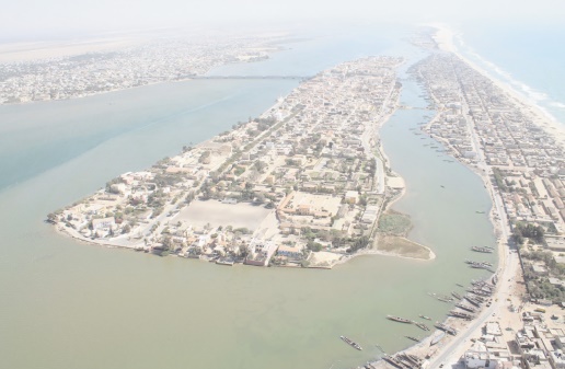 A Saint-Louis du Sénégal, l'océan menace habitants et patrimoine