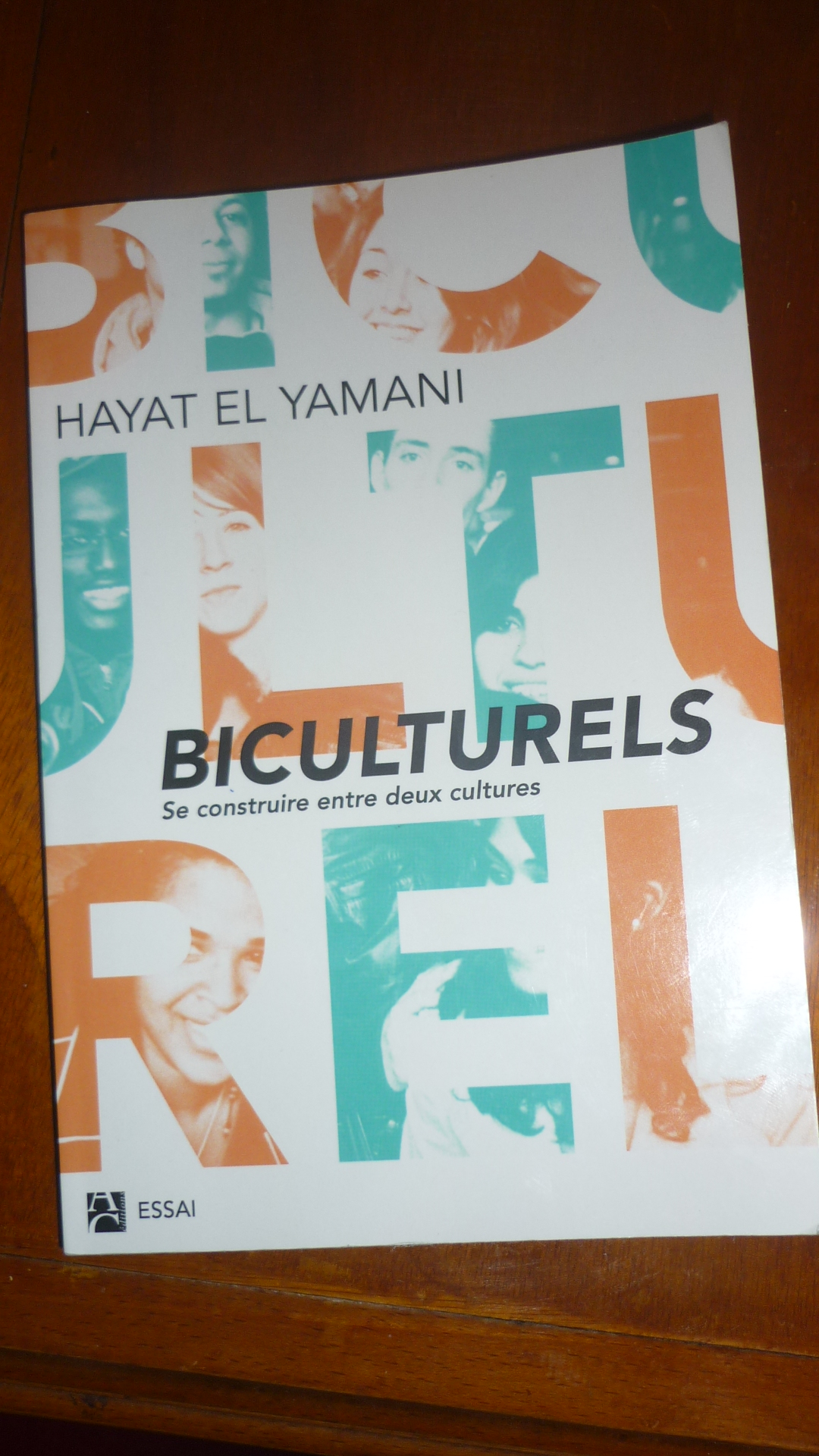 “Biculturels” de Hayat El Yamani : Deux cultures,  une identité