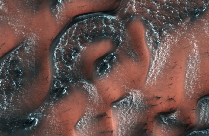 De la glace en abondance près de la surface de Mars De la glace en abondance près de la surface de Mars