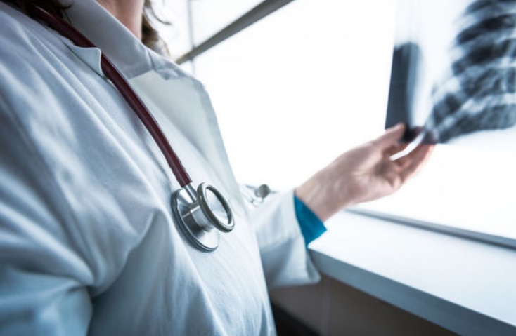 Progrès dans la survie au cancer, mais inégal selon les pays
