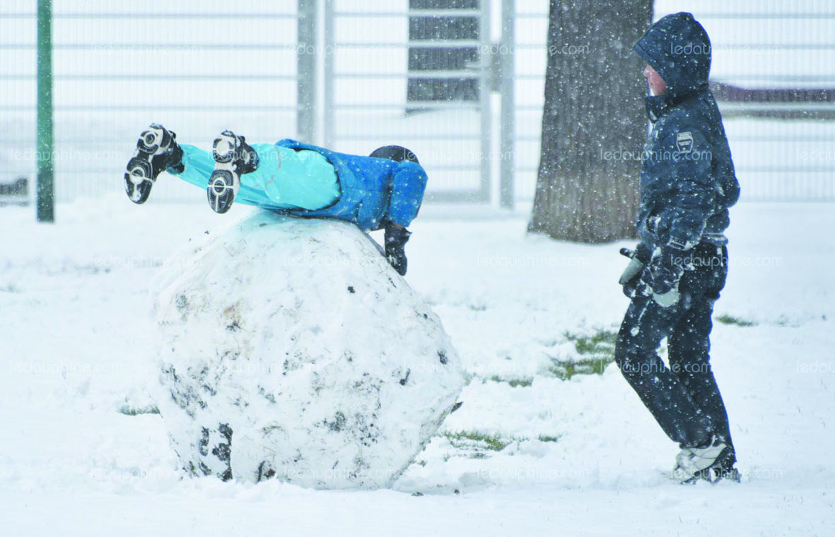 Insolite : Poursuivi pour avoir amené de force un enfant à la police Insolite : Poursuivi pour avoir amené de force un enfant à la police