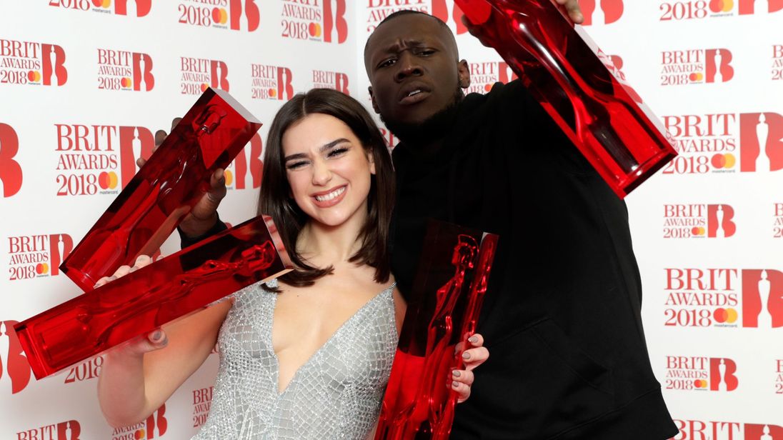 Dua Lipa  et Stormzy  raflent  la mise aux Brit Awards