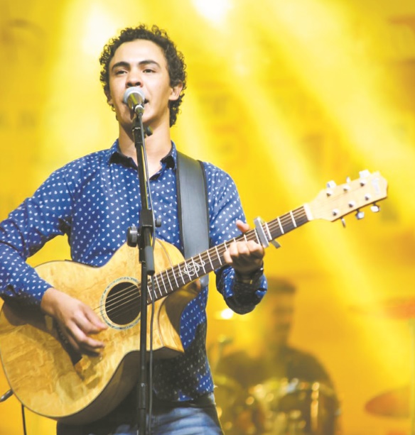 Amnay se reproduit au Festival des nomades à Mhamid El Ghizlane Amnay se reproduit au Festival des nomades à Mhamid El Ghizlane