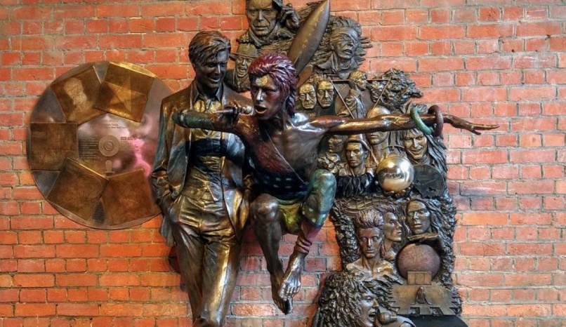 La première statue à la mémoire de David Bowie