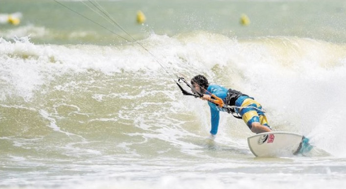 L'Italien Airton Cozzolino en tête du classement des championnats du monde de kitesurf à Dakhla