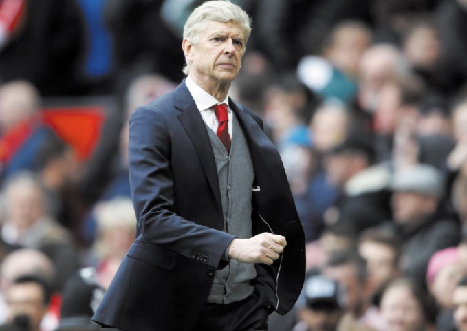 Wenger quitte Old Trafford sur une défaite Wenger quitte Old Trafford sur une défaite