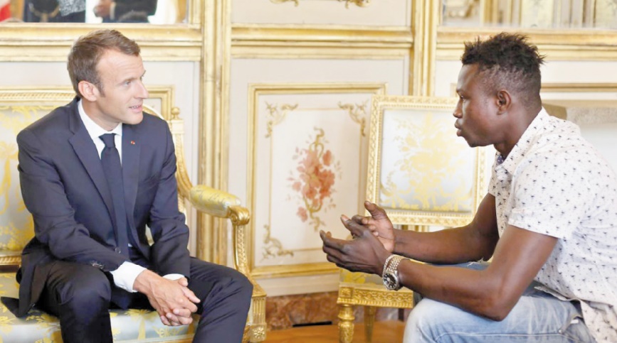 Mamoudou Gassama, migrant malien érigé en exemple en France Mamoudou Gassama, migrant malien érigé en exemple en France