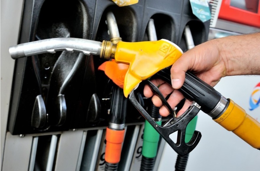 La libéralisation totale des prix des carburants a induit leur forte augmentation